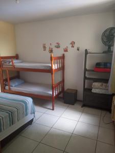 Espaço inteiro com piscina