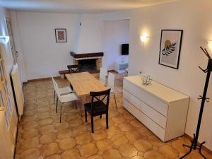 Grand pavillon avec jardin