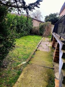 Grand pavillon avec jardin