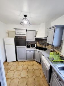 Grand pavillon avec jardin