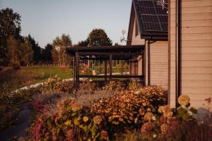 Domki na Kaszubach - Chabry i Rumianki - Roztoka, Przywidz - Basen Sauna Jacuzzi KASZUBY