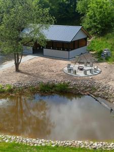 Domki na Kaszubach - Chabry i Rumianki - Roztoka, Przywidz - Basen Sauna Jacuzzi KASZUBY