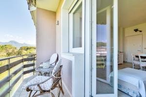 GOLDEN LUXE - Blue House near the Sea