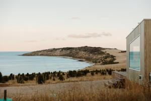 Off-grid Beachfront Cabin on Kangaroo Island