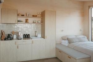 Off-grid Beachfront Cabin on Kangaroo Island