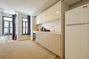 3-Bedroom New and Spacious Apartment