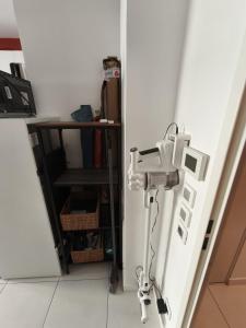 Appartements Studio calme et paisible, climatise avec terrasse au dernier etage, 100m du tramway et 20 min de la promenade des anglais : photos des chambres