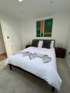 Stylish 1-Bed Central