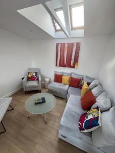Stylish 1-Bed Central