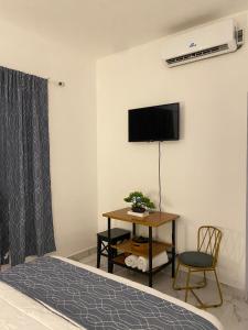 Little Room Airport By Merengue House