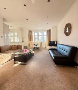 Edgware Bright 2 Bedrooms,