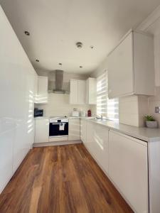 Edgware Bright 2 Bedrooms,