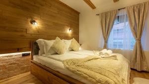 Sun x Mountains - Old Town