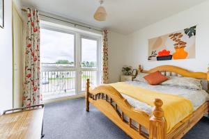 Charming 3-Bed Chalet in Hemsby sleeps 6