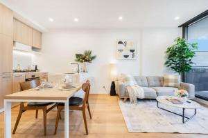 Stylish 1BR Apt in Ivanhoe with Free Parking