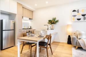 Stylish 1BR Apt in Ivanhoe with Free Parking