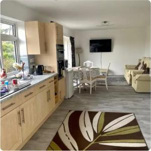 Raj Rentals Ensuite House Share