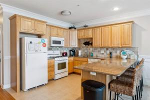 215 E Rio Grande Ave, Unit B
