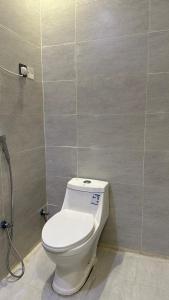 LP99-1 Luxury 1BR Apartment in Al Narjis