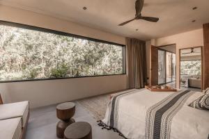 Villa with 2 Pools with Security Guard for 10 Guests