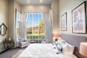 Lake David Luxury Lakehouse