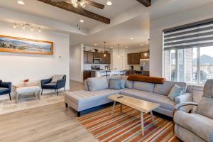 Scenic Modern Home with Private Patio & Fireplace