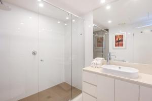 Number 1 H Residences - WiFi, Parking & More by Gold Coast Holidays
