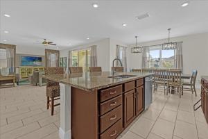 5 Bedrooms 5 Bathrooms Encore 7720 Wd