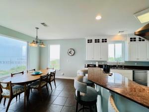Waterfront Private Pier Pleasure Island Lake House