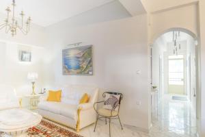 Central Luxurious Retreat