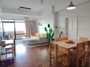 Natol Homestay - Riverbank Suites High Rise City Centre