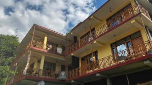 Karma Valley Stay & Cafe