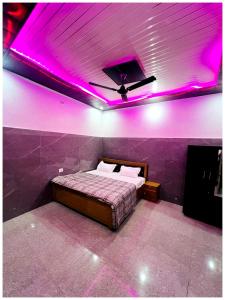 AYODHYA HOTEL MILAN PREMIUM PALACE Near Ram Janam Bhoomi and Temple - A Premium Hotel In Ayodhya
