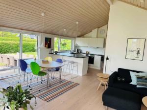 Cottage Close To Forest & Beach