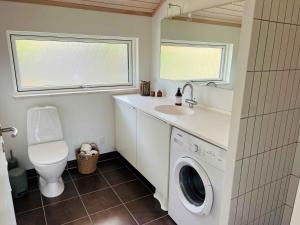 Cottage Close To Forest & Beach