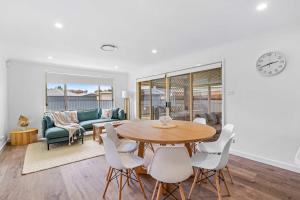 Caves Beach House by Coast Hosting