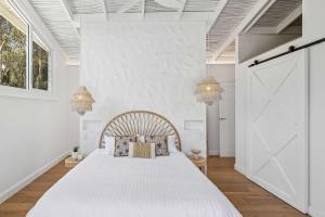 Hideaway by Coast Hosting