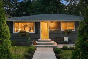 Spacious Main Street Retreat for families and large groups