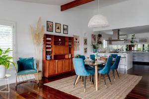 Jungle Cubby by Coast Hosting