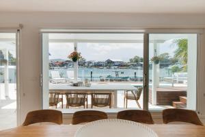 MainSail by Coast Hosting