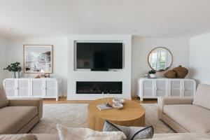 MainSail by Coast Hosting