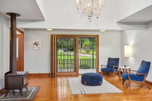 The Manor by Coast Hosting