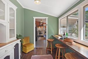 Cosy Family Farm Stay - Daily Animal Feeding