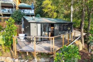 The Cabin by Coast Hosting