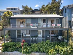 The Vista by Coast Hosting