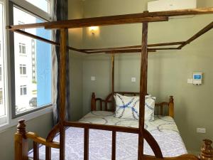 Zanzibar Manolo A class