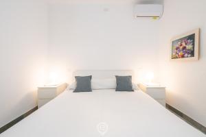 Fiorenza's charming beach house img9