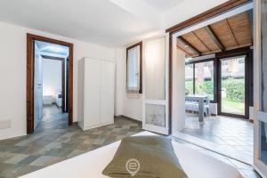 Fiorenza's charming beach house img19