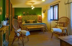B&B / Chambres d'hotes CHAMBRES D'HOTES L'Oreliane en Provence Adults Only : photos des chambres