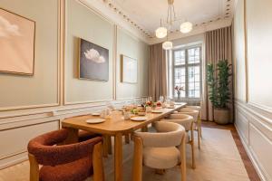 Royal and Luxurious Manor Apartments